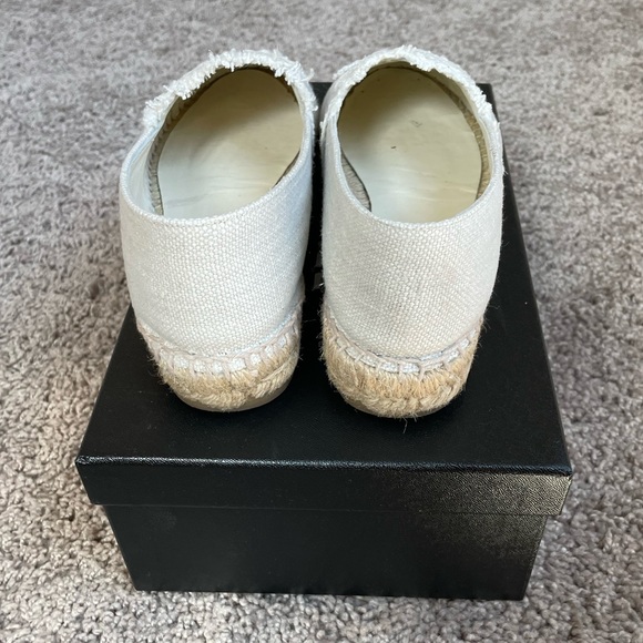 Chanel Espadrilles Beige and Black - Picture 2 of 9